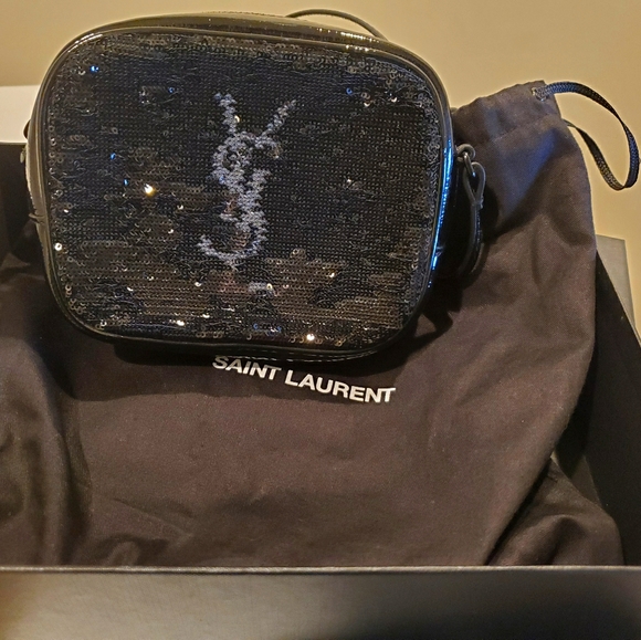 Saint Laurent Lou Camera Monogram Blogger Bag - Picture 5 of 6